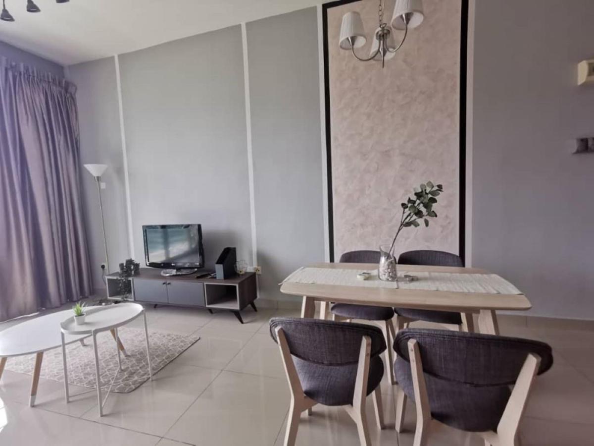 11-Modern Homestay Palazio Lake View Mount Austin Palazio Near Aeon Themepark Toppen Ikea Джохор-Бару Экстерьер фото